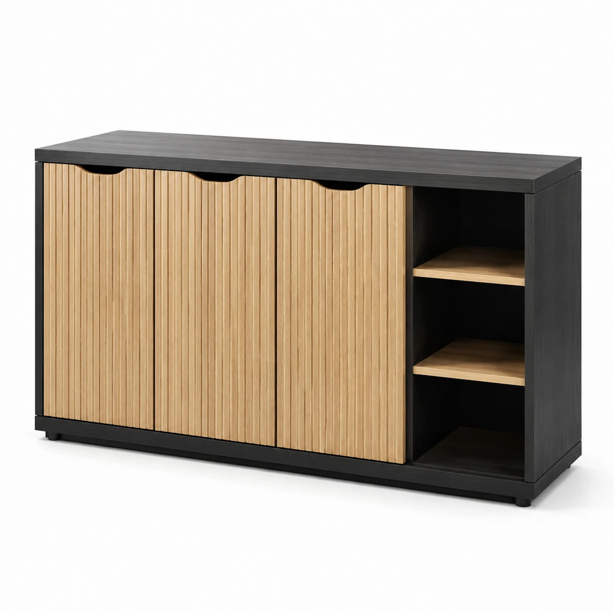 Credenza in legno MDF con ante a doghe e ripiani laterali